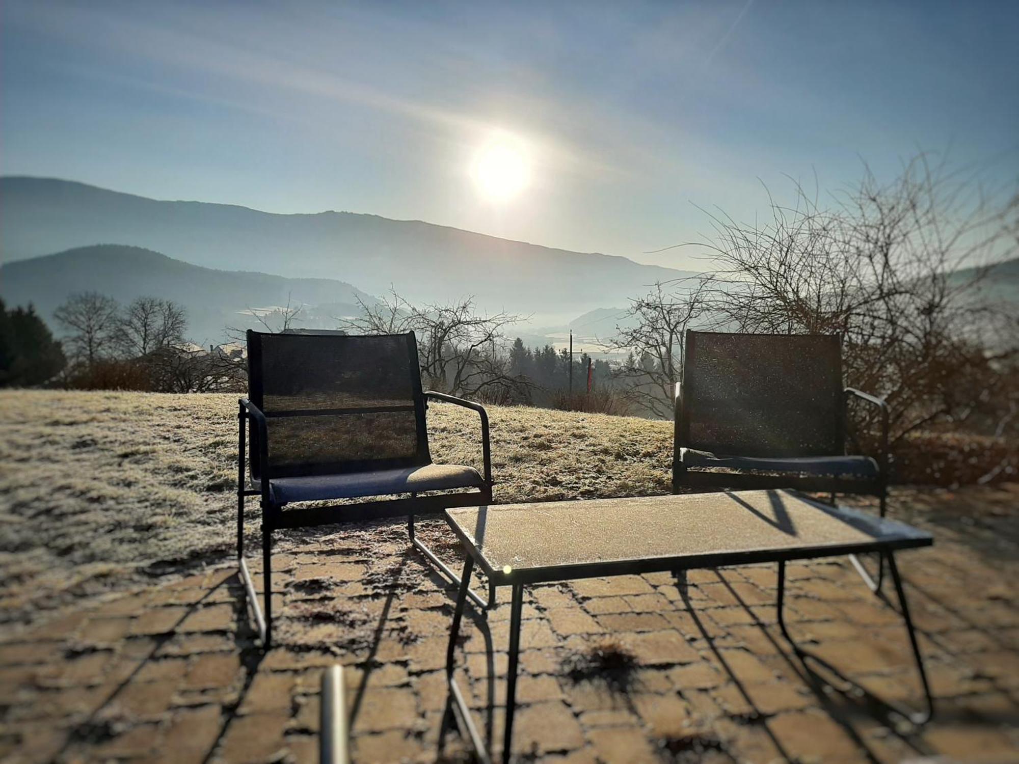 Apartamento Auszeit Am Weinhof Loschental Exterior foto