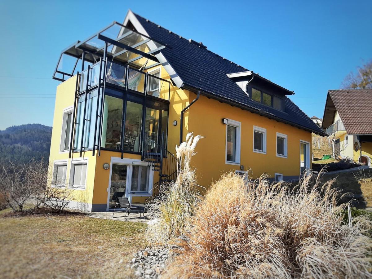 Apartamento Auszeit Am Weinhof Loschental Exterior foto